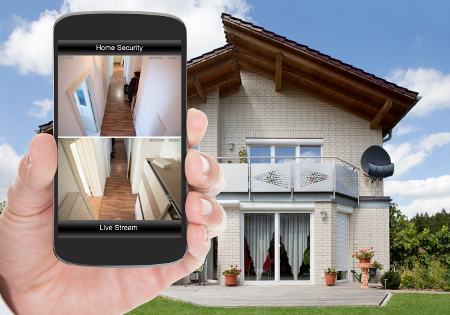 smartphone-view-live-video-surveillance-residential